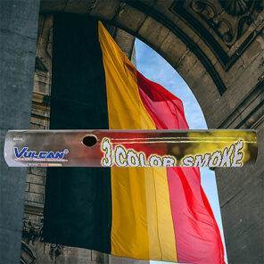 Lier - voetbal - supporteren - supporters - Belgische vlag - gekleurde rook - toorts - rookstaaf - gender reveal - smoke torch