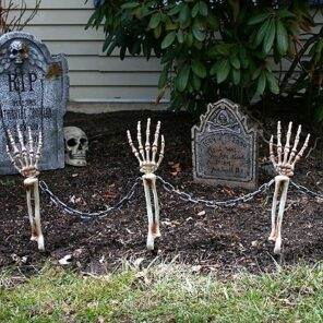 Lier - Fun - Shop - Carnaval - Halloween - versiering - aankleding - decoratie - skelet - geraamte - grondpin - grafsteen